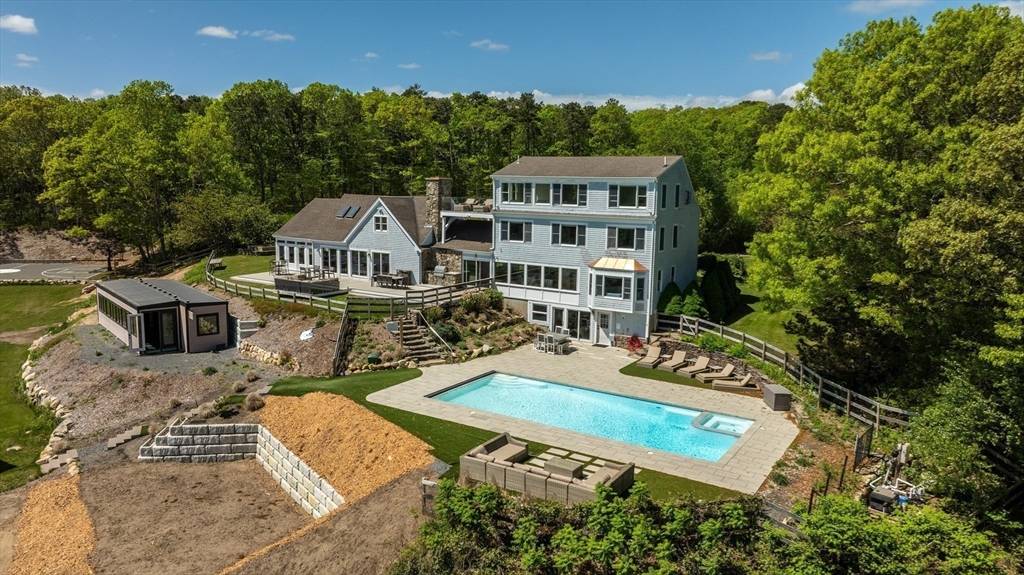 Plymouth, MA 02360,296 Center Hill Rd