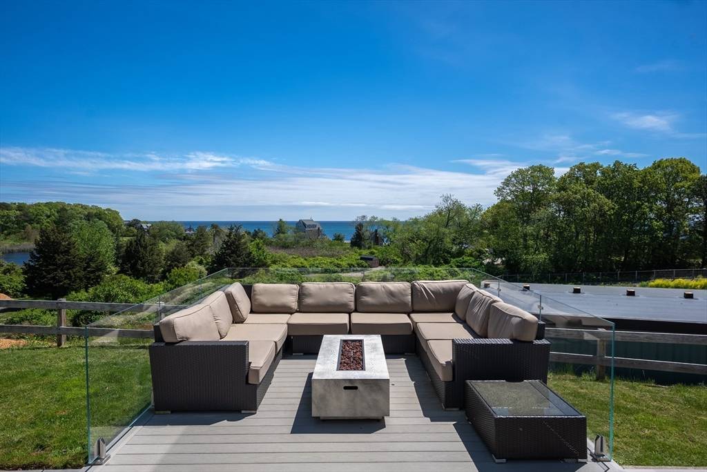 296 Center Hill Rd Plymouth, MA 02360