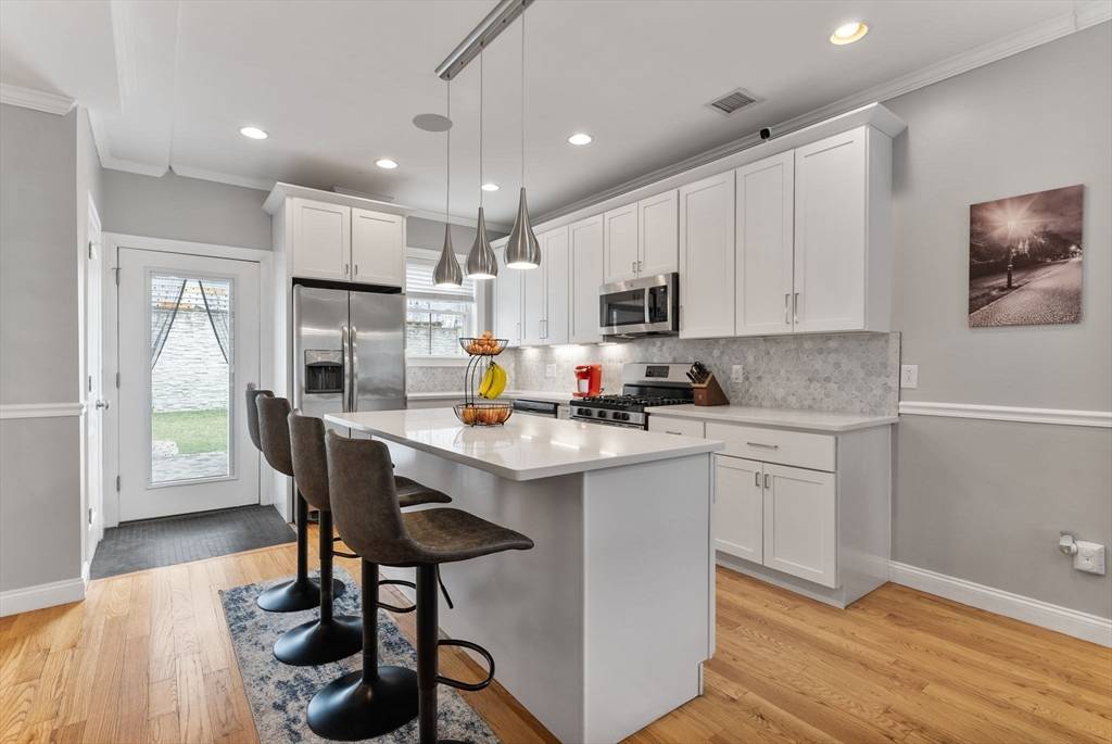 Boston, MA 02119,51 Robey St #51