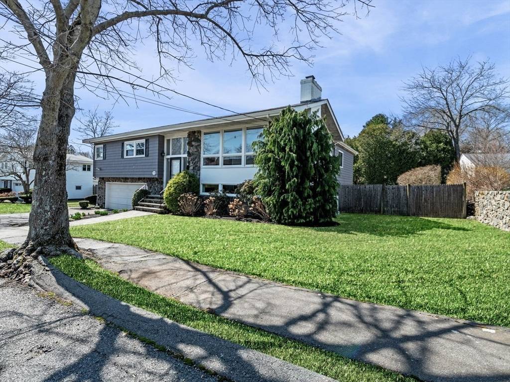 Marblehead, MA 01945,12 Mckinley Rd