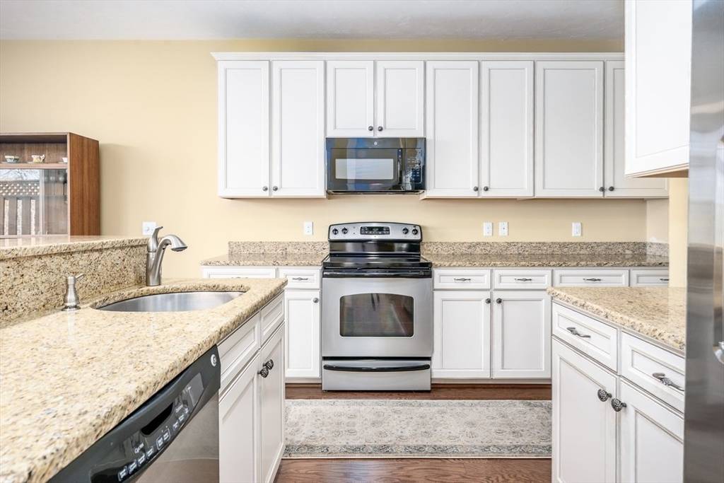 Mashpee, MA 02649,7 Sea Spray Ave #555