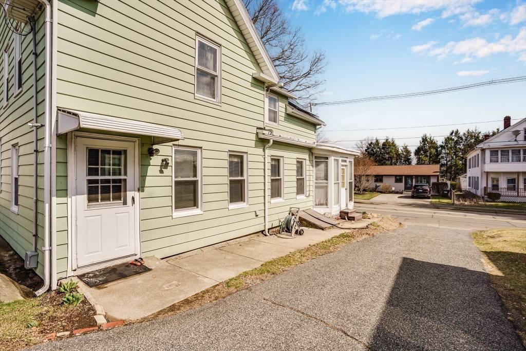 Webster, MA 01570,11 Slater St