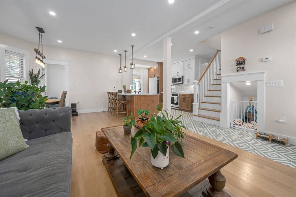 Winthrop, MA 02152,91 Hermon St #91