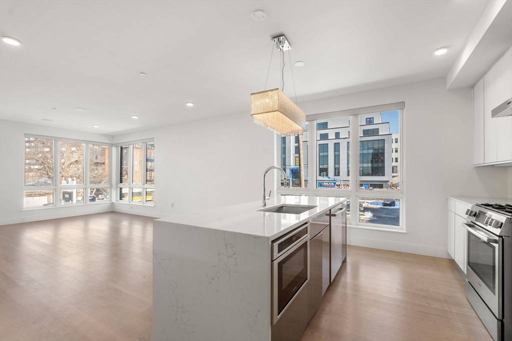 20 W 5th St #2L Boston, MA 02127