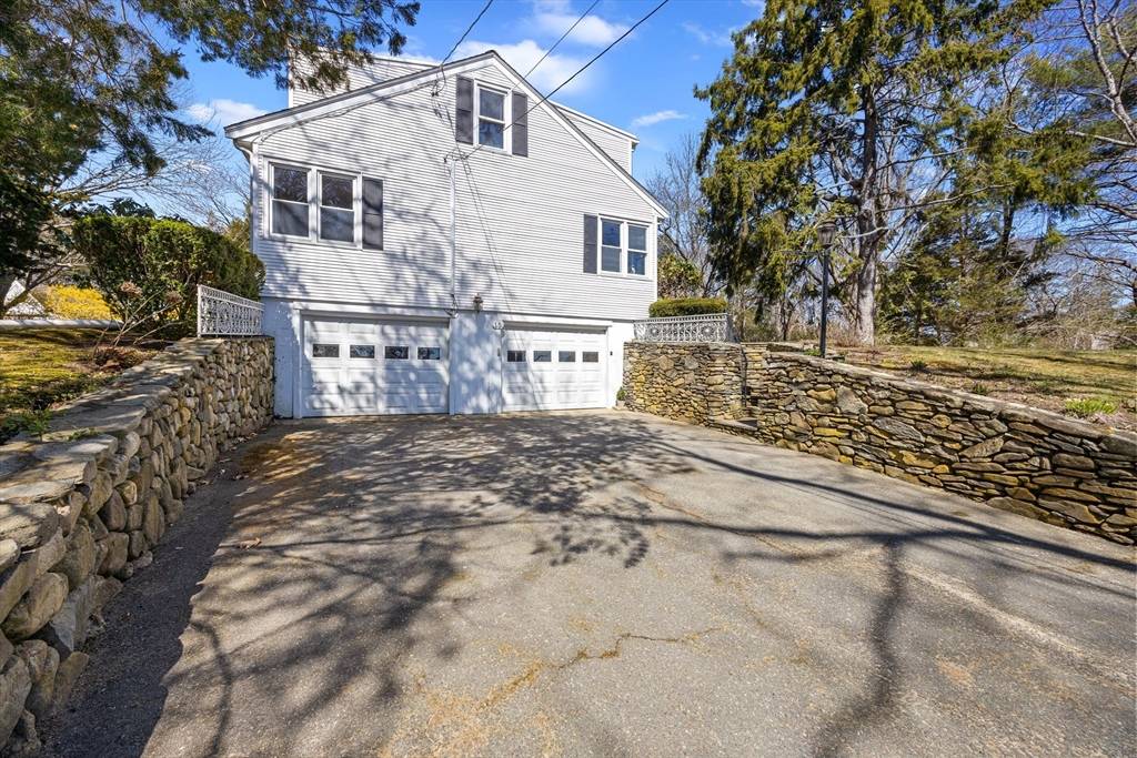 Plymouth, MA 02360,15 Coles Ln