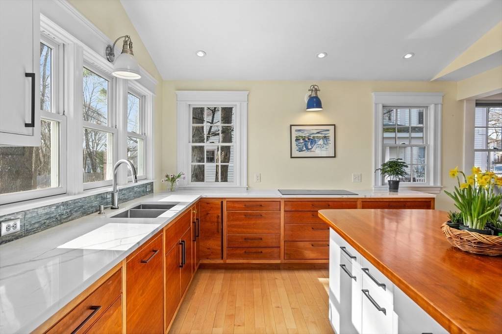 Bedford, MA 01730,20 South Rd