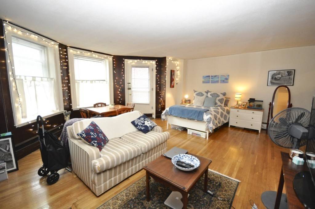 Boston, MA 02116,186 Beacon Street #1B