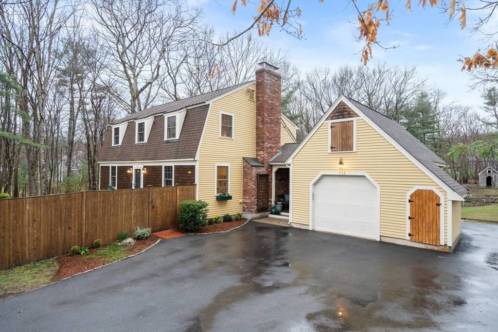Holliston, MA 01746,735 Prentice