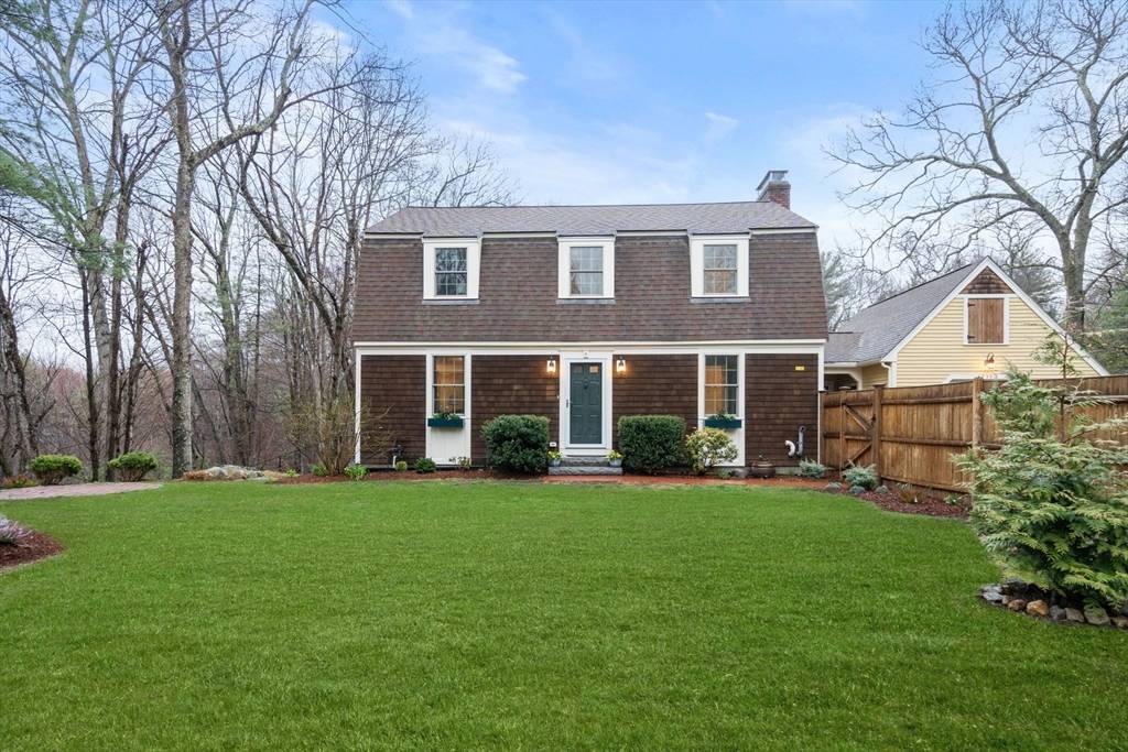 Holliston, MA 01746,735 Prentice