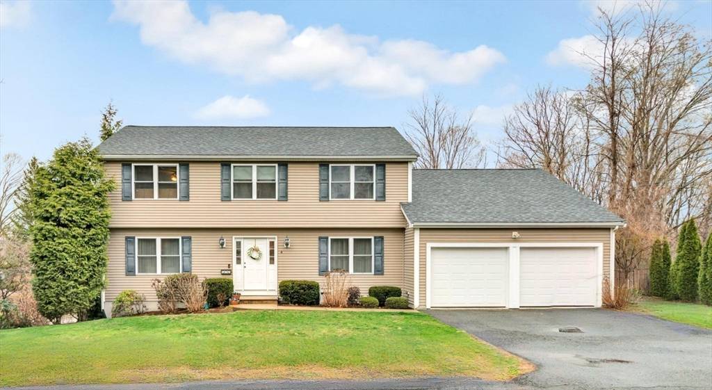 Framingham, MA 01702,4 Clovelly Lane
