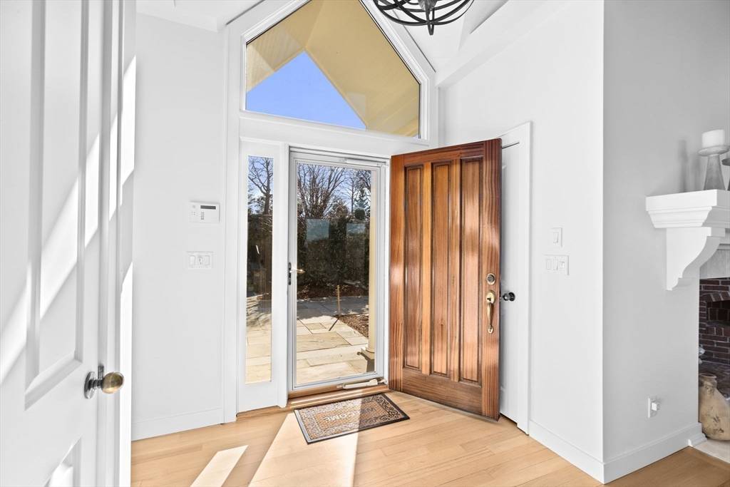 Cohasset, MA 02025,68 Nichols Rd