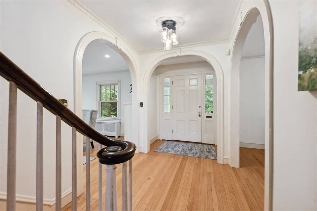 Newton, MA 02468,320 Quinobequin Rd