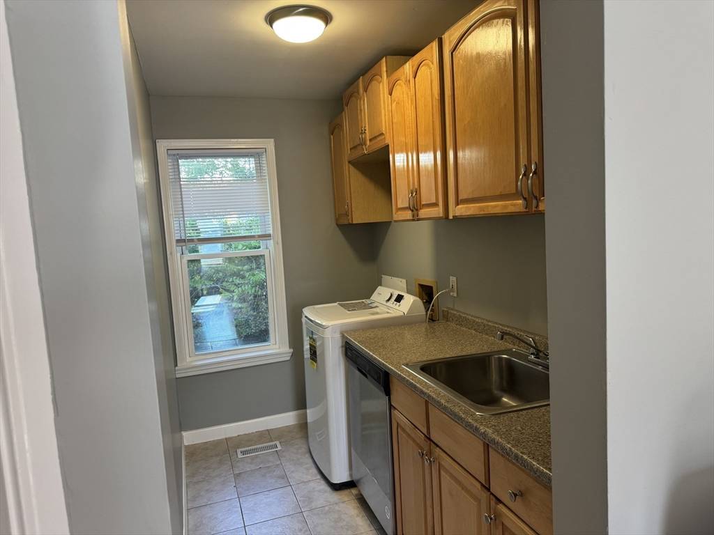 Worcester, MA 01605,15 Breck #1