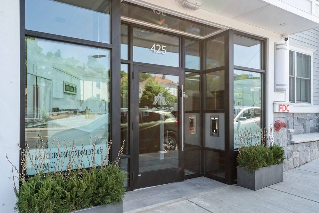Boston, MA 02132,425 Lagrange Street #107