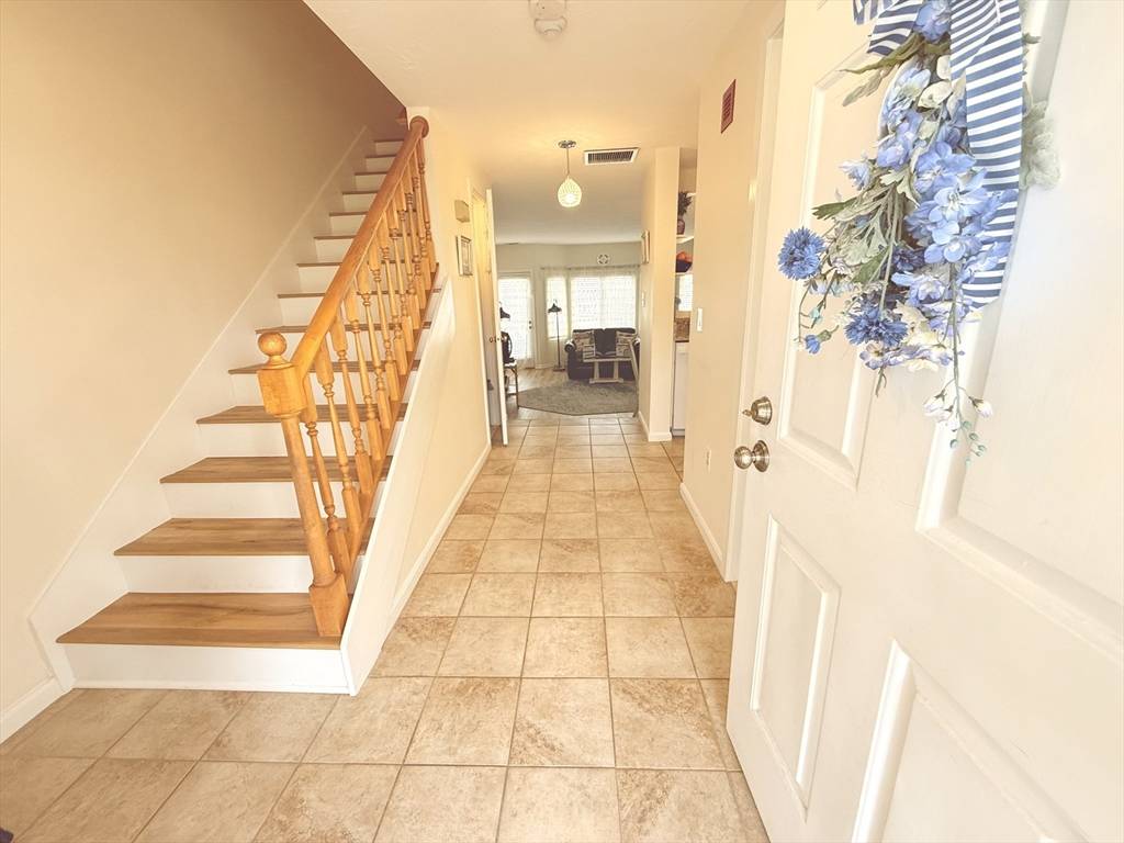Plymouth, MA 02360,4 Westcliff Dr #4