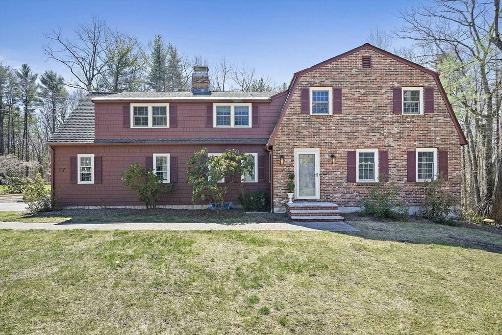 Chelmsford, MA 01824,17 Higate Rd
