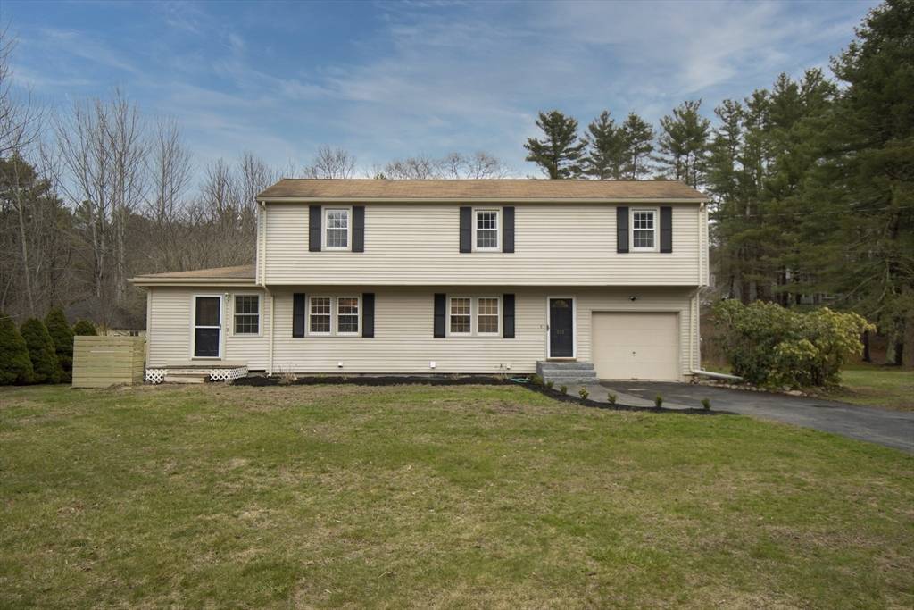 Medfield, MA 02052,322 South St