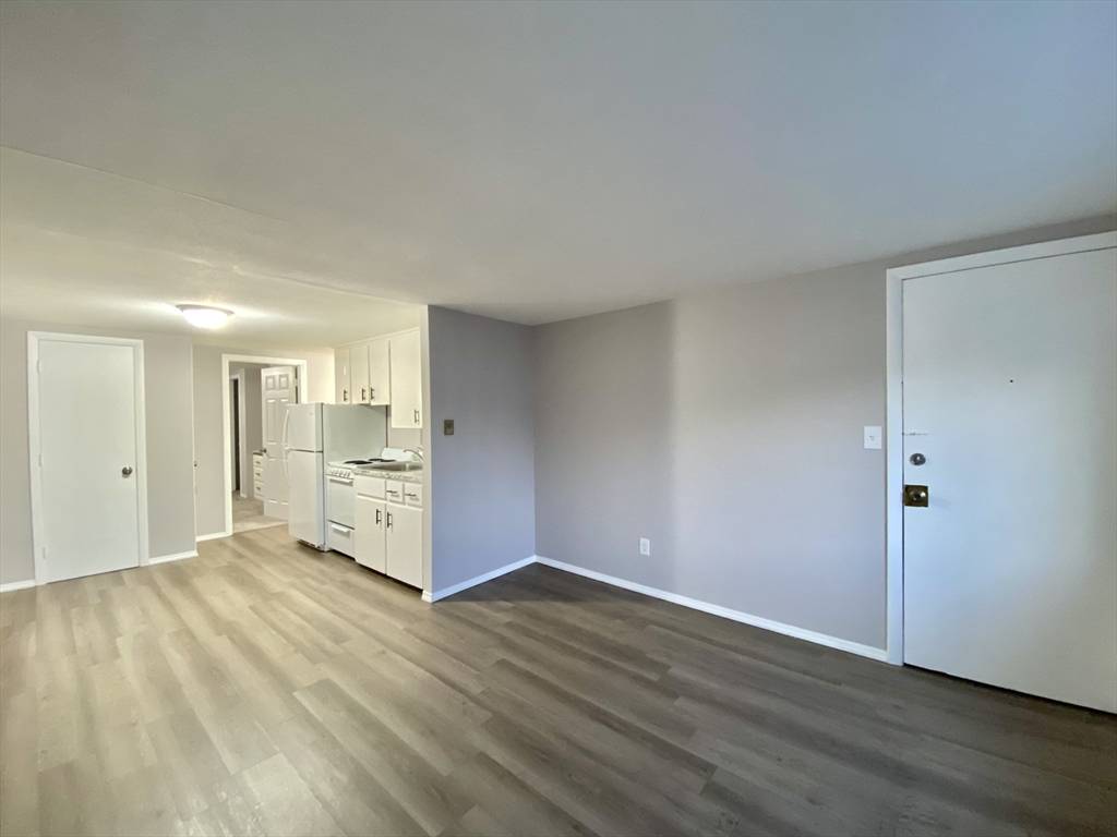 West Springfield, MA 01089,1163 Elm St #3L