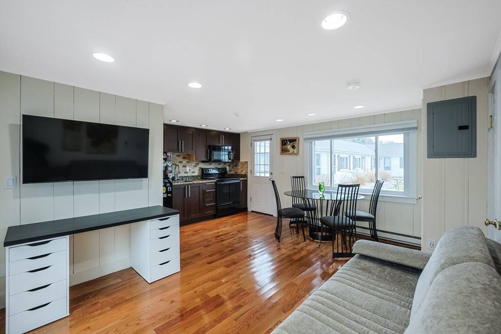 Dennis, MA 02639,174 Captain Chase Road #10