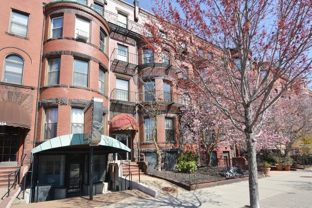 Boston, MA 02215,922 Beacon St #14