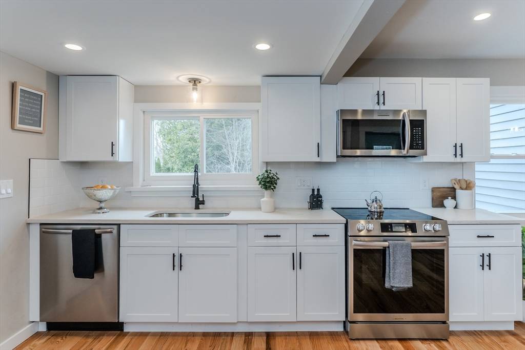 East Longmeadow, MA 01028,199 Allen St