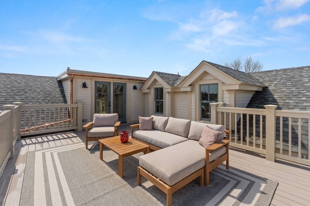 Rockport, MA 01966,1 Jewett Street #2