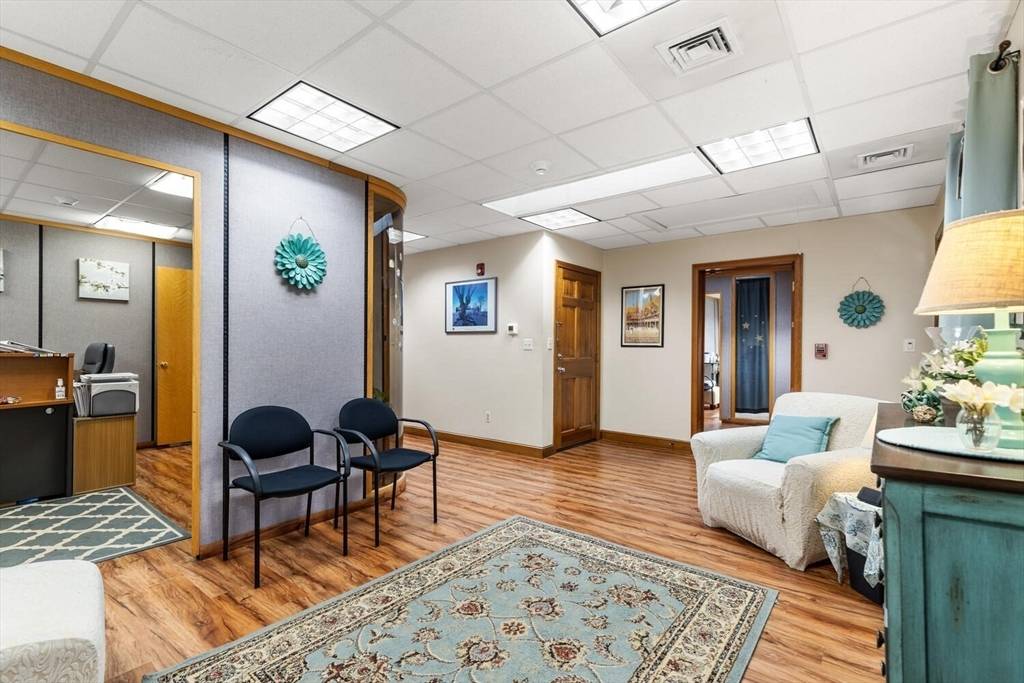 Lexington, MA 02421,271 Lincoln Street #3