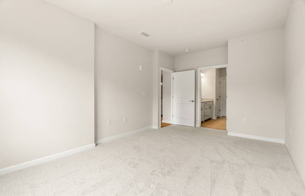 6 Stratton Drive #410 Woburn, MA 01801