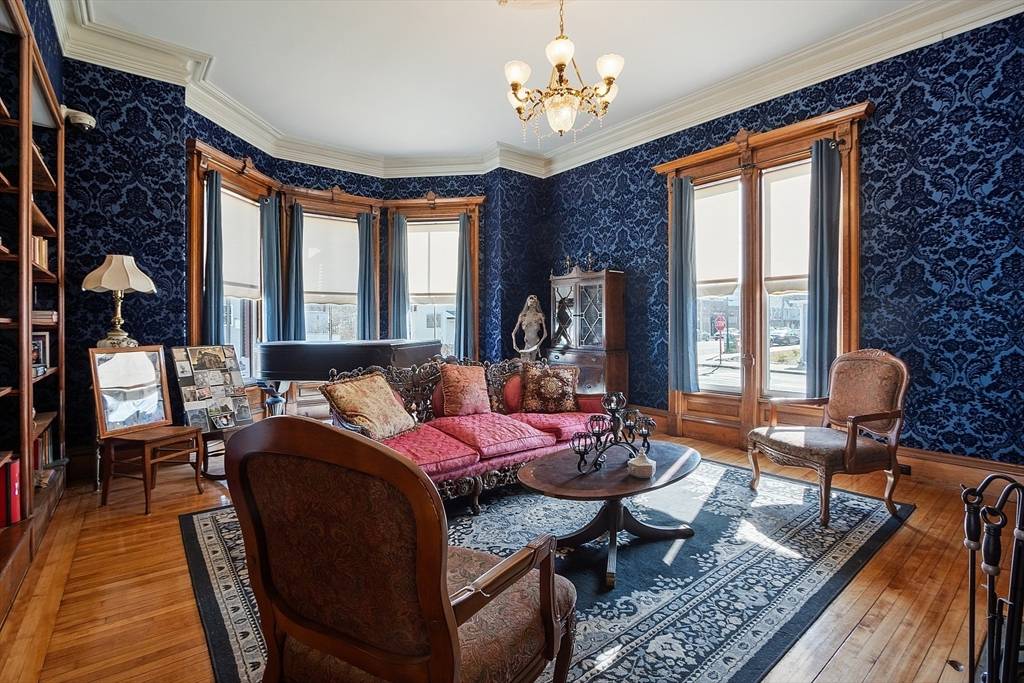 4 West Broadway Gardner, MA 01440