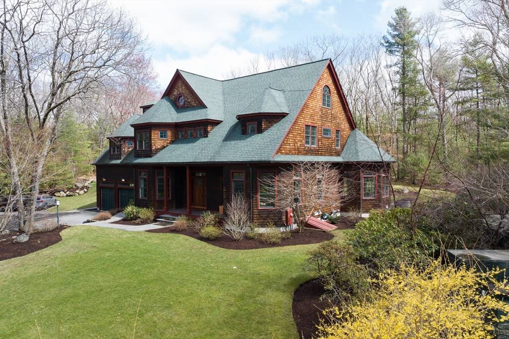 Weston, MA 02493,15 Spruce Hill Road