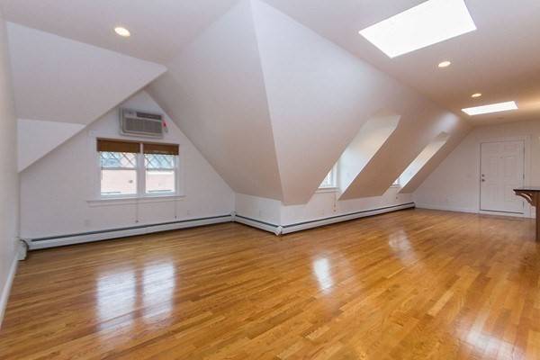 Brookline, MA 02446,103 Sewall #6