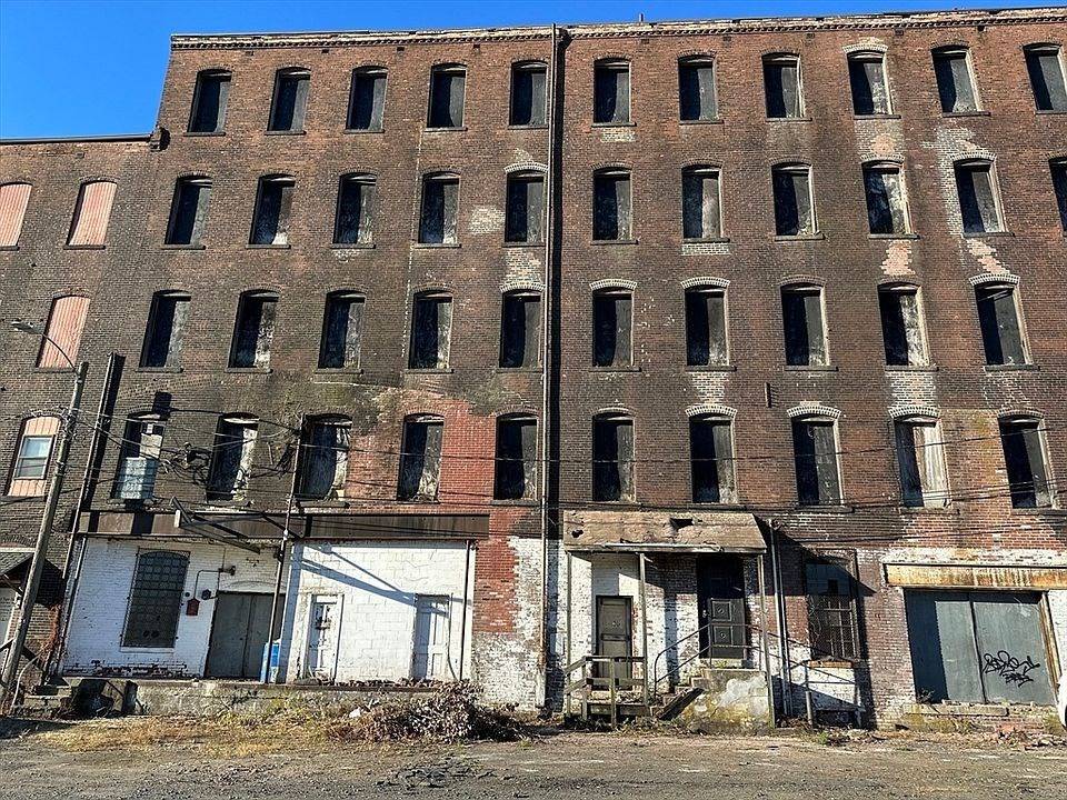 Holyoke, MA 01040,130 Middle Water St