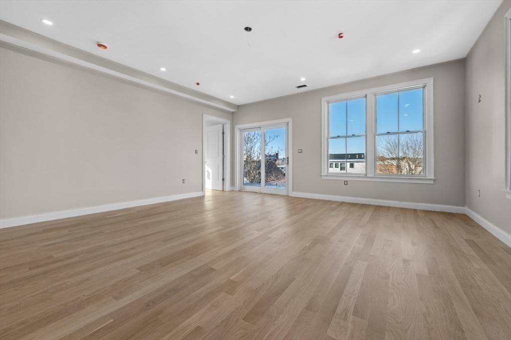 Boston, MA 02135,40 Waverly #2