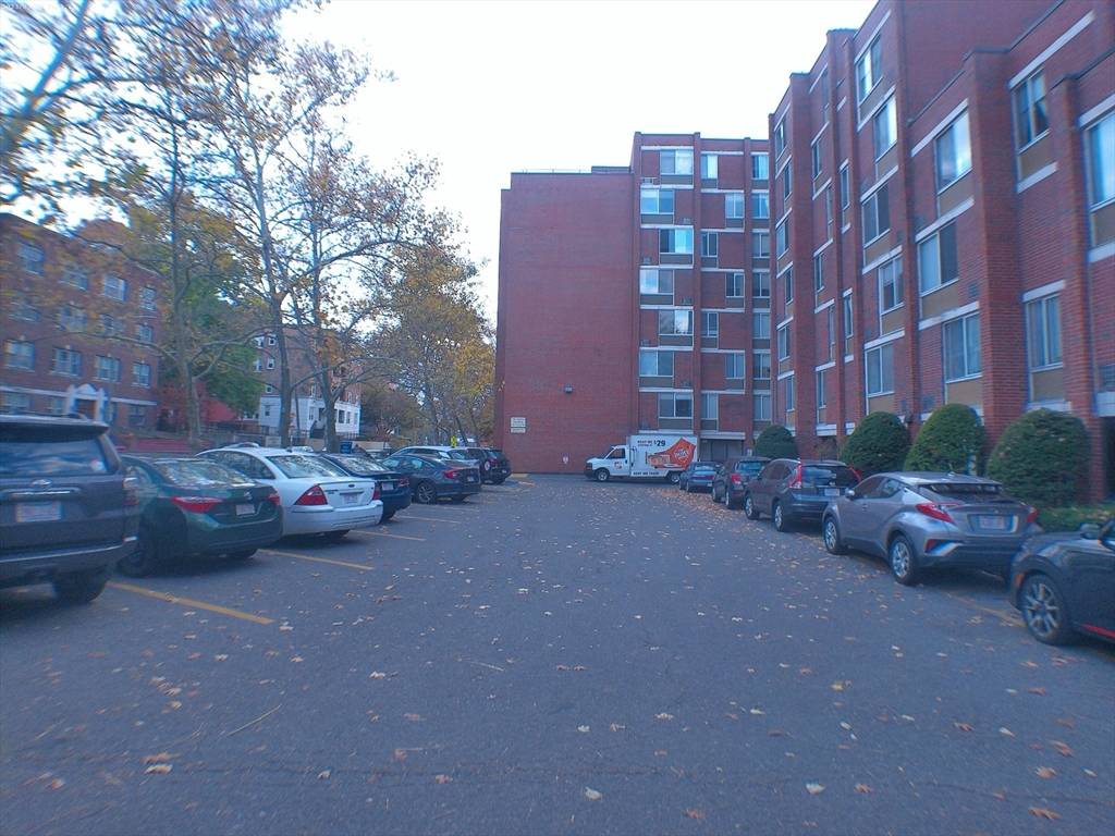 Boston, MA 02130,545 Centre St #412