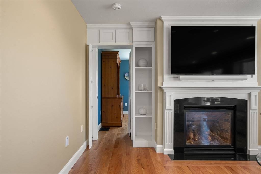 Carver, MA 02330,11 Redtail Ln