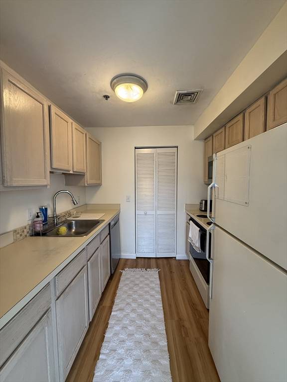 Quincy, MA 02169,200 Falls Blvd #G310