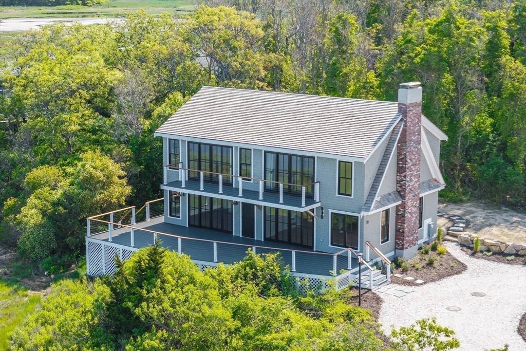 Falmouth, MA 02540,33 Wood Neck Rd
