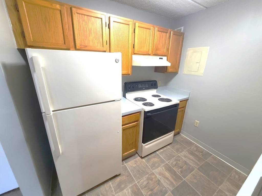 Boston, MA 02125,1 South Point Drive #404