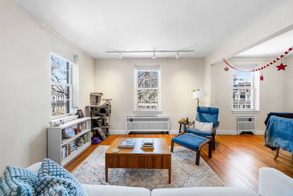 Cambridge, MA 02138,1716 Cambridge Street #31