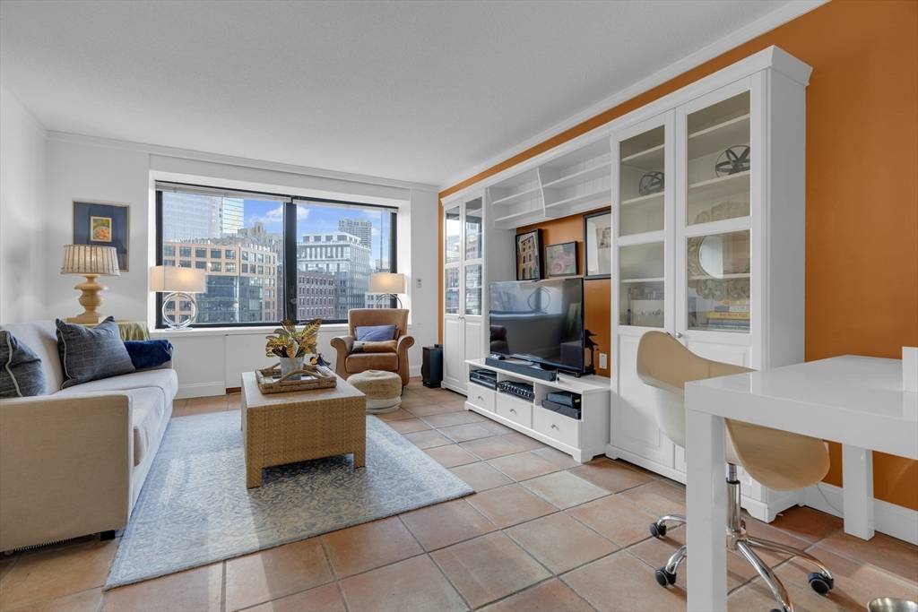 Boston, MA 02110,65 E India Row #8A