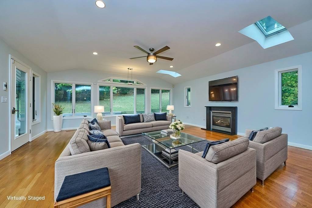 Wayland, MA 01778,274 Cochituate Rd