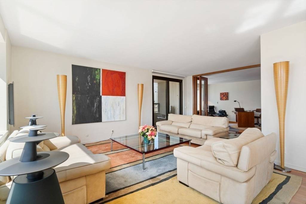 85 E India Row #11DEF Boston, MA 02110