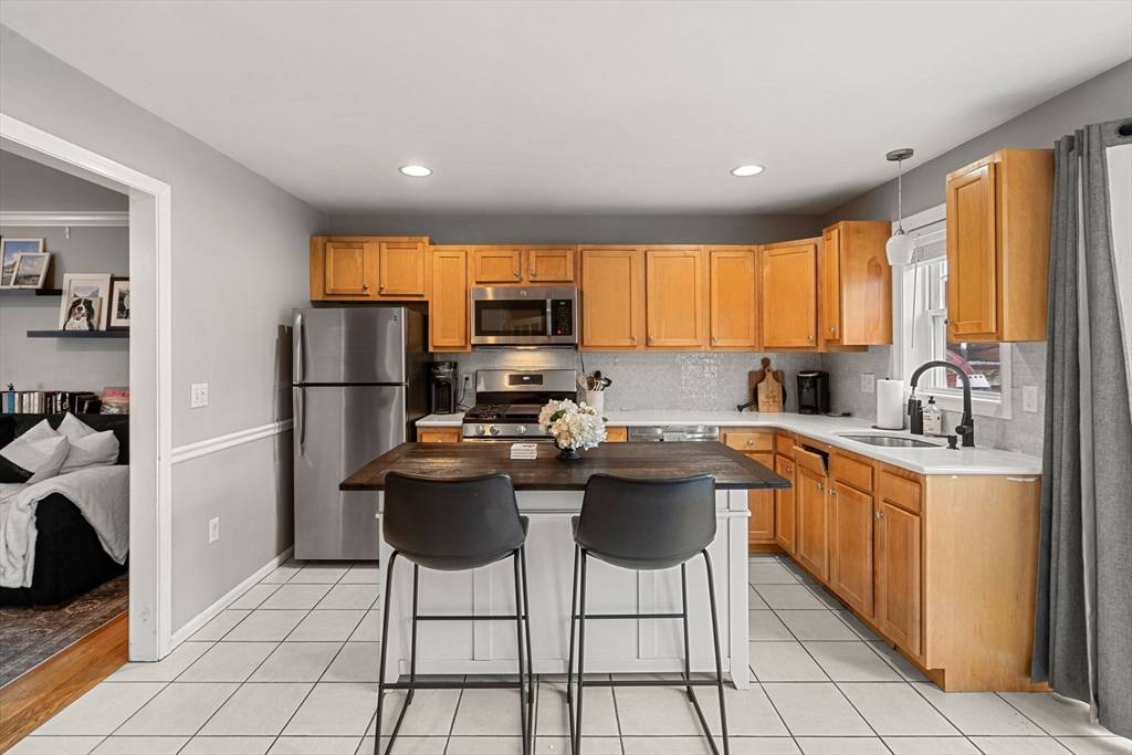 Haverhill, MA 01830,126 Locust St #126