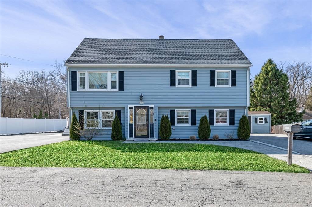 Gloucester, MA 01930,2 Finch Ln