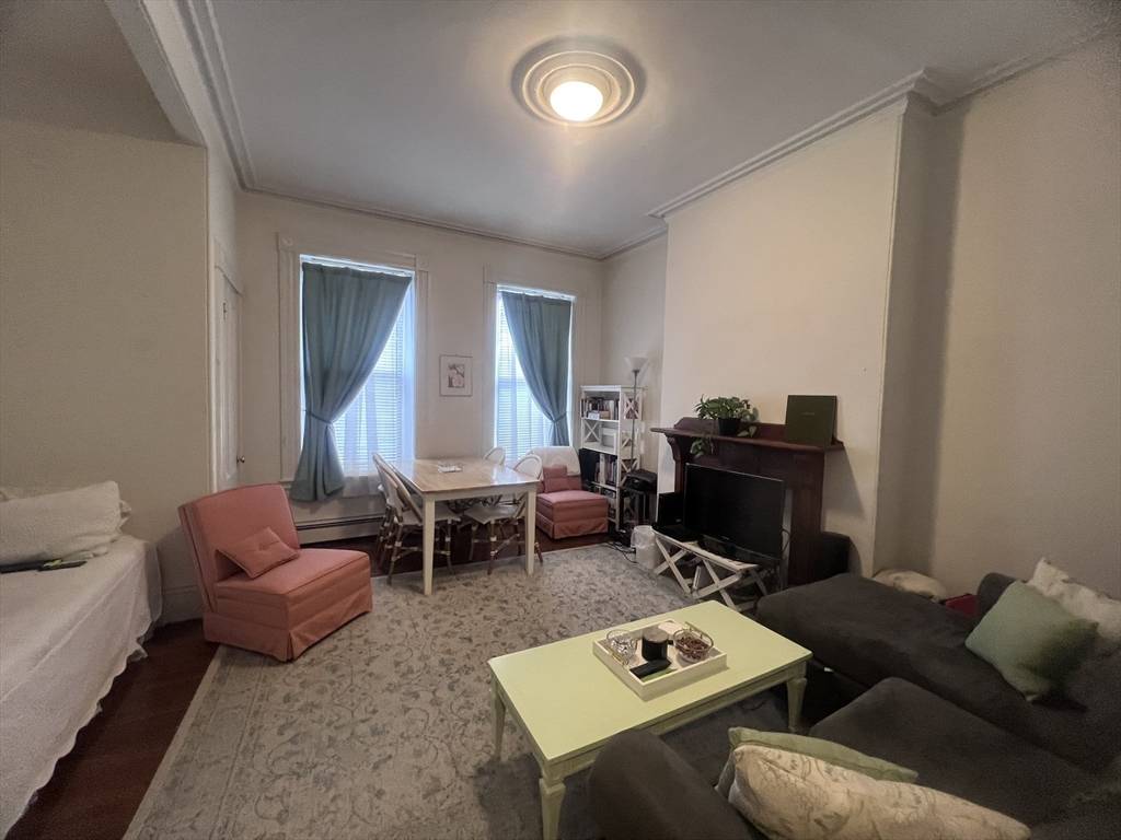 Boston, MA 02116,19 Cortes St #2