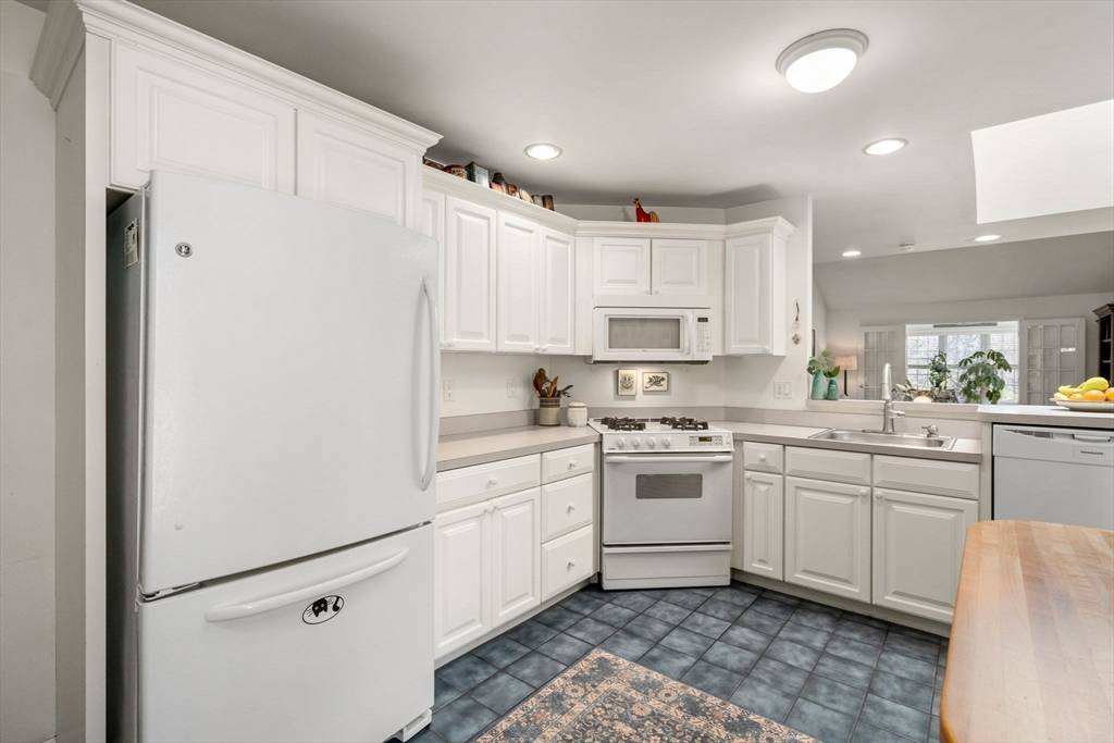 Southborough, MA 01772,81 William Onthank Ln #81