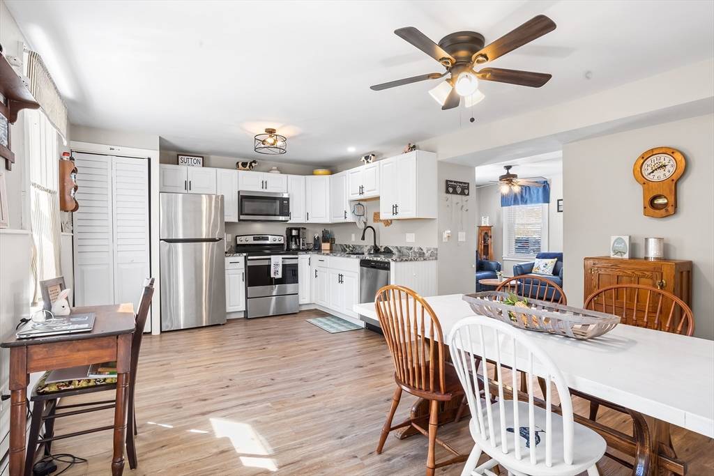 6 E 2nd St #B Sutton, MA 01590
