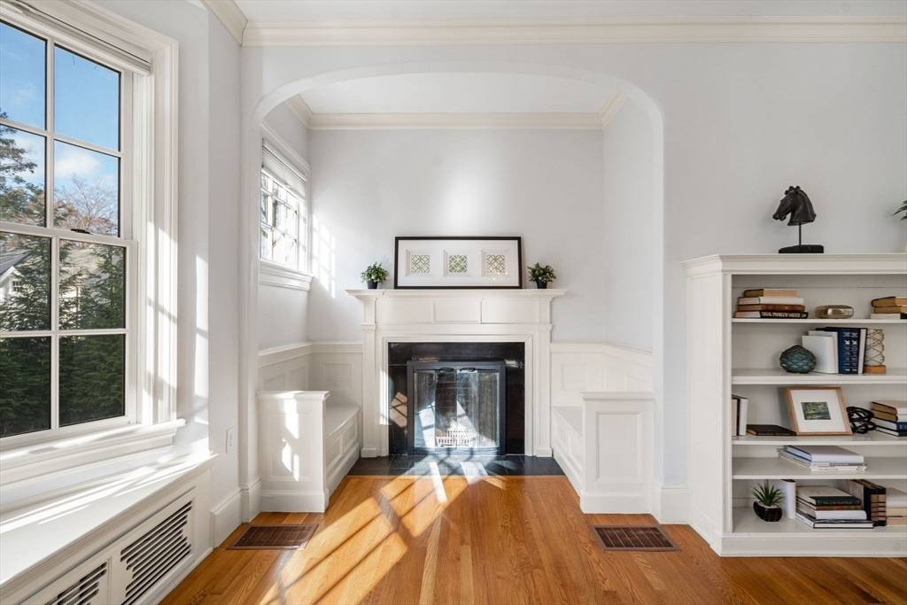 215 Highland Ave Newton, MA 02465