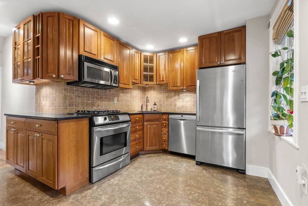 34 Pleasant St #1 Salem, MA 01970