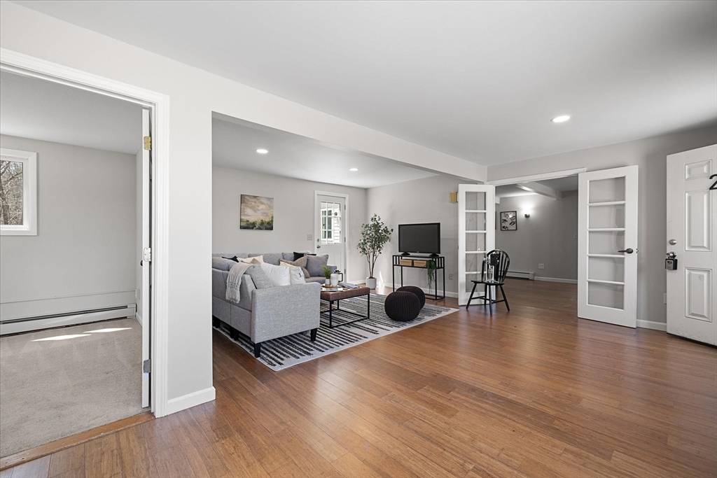 West Boylston, MA 01583,21 Holt St